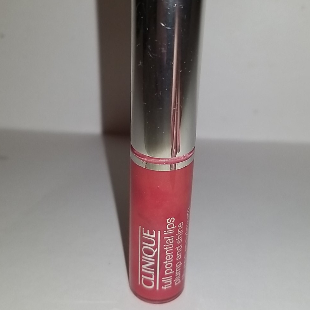 Clinique Full Potential Lips Plump and Shine